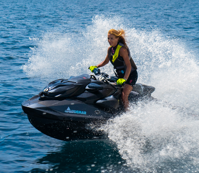 location-jetski-port-grimaud-vignette
